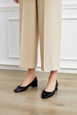 Tan Womens Leisure รองเท้าหนังนุ่มส้น 2 ซม. พร้อมโบว์ Upper