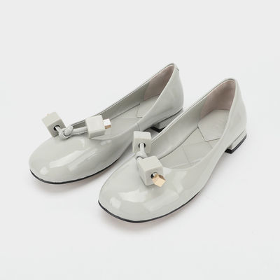 ข้าวสีเทาหัวเข็มขัดสี่เหลี่ยมผู้หญิงรองเท้าส้นแบนสบาย ๆ , รองเท้าส้นแบนที่สะดวกสบายของผู้หญิง