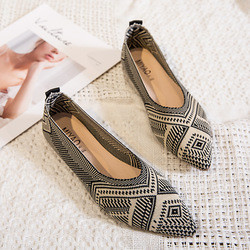 Hot Sale Lightweight Breathable Women's Shoes Pointed Toe Geometric Pattern Casual Flats