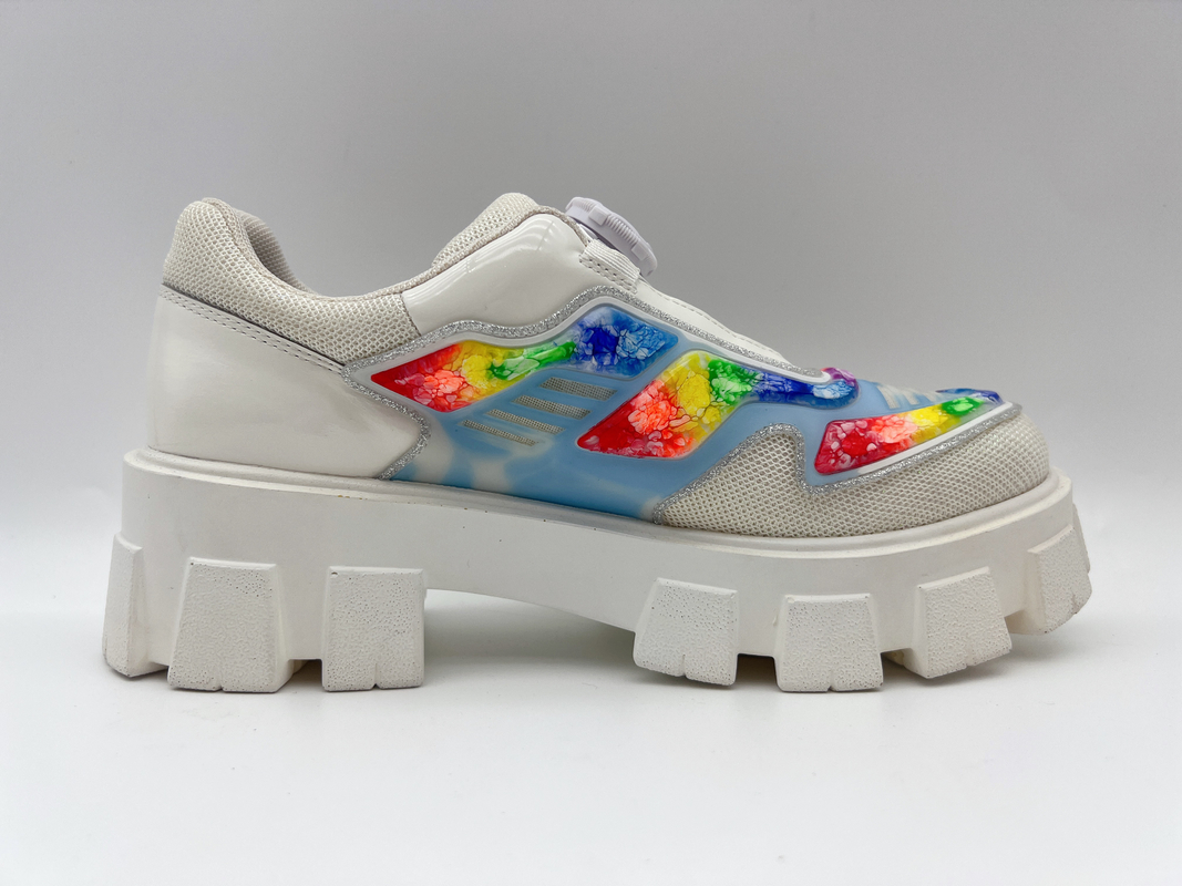 Trendy White Leisure รองเท้าลื่นผู้หญิงแพลตฟอร์มรองเท้าลำลองพร้อมที่เก็บเชือกผูกรองเท้า